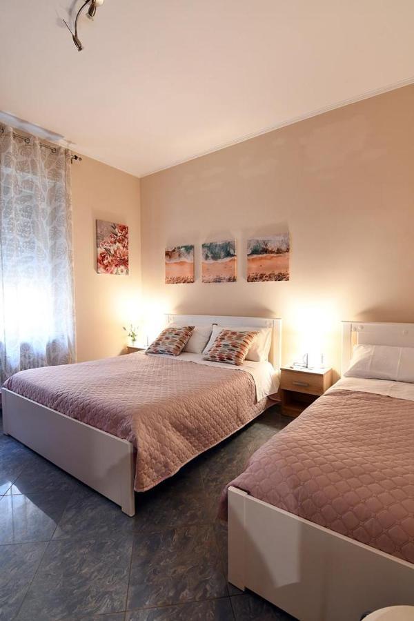 Villa Affitti turistici: OASI FELICE Torrile Esterno foto